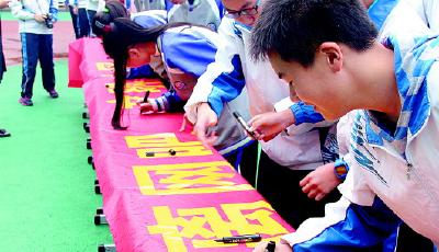 市北区:  接纳未成年人8家网吧被吊销许可证