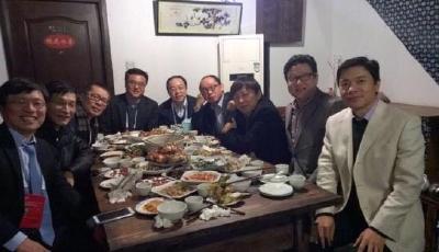 烏鎮再現互聯網頂級飯局 大佬們這次拼手機拍照