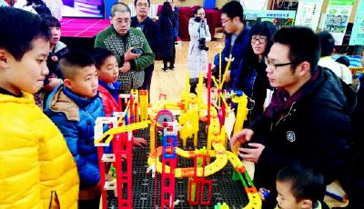 4万中小学生争相“露一手”