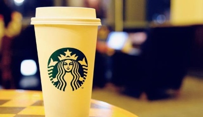 星巴克傳奇CEO宣布卸任！咖啡帝國未來走向何方？