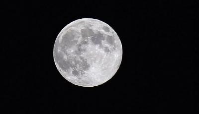 “超級月亮”明晚現(xiàn)身 本年度“三連發(fā)”中最后一次 