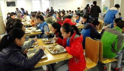 三年打造726所标准化食堂 2019年青岛校校有食堂