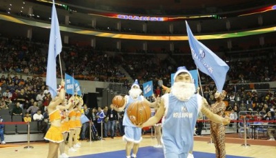 CBA圣誕大戰(zhàn)精彩絕倫  嶗山啤酒“喝伙人聯(lián)盟”現(xiàn)場集結(jié)