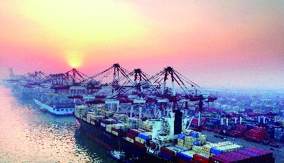 世界頂級的海上救助打撈船在青開建