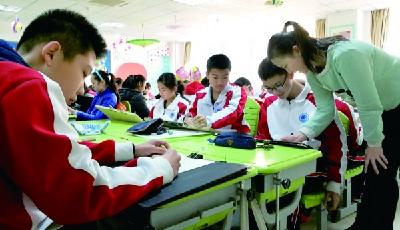 四流中路第三小学打造“趣动中三，花样童年”