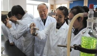 创新学校教育模式助力学生全面个性发展 