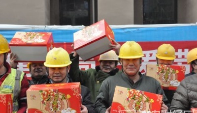 “把愛帶回家 ”中建三局（山東）開展關愛農民工活動