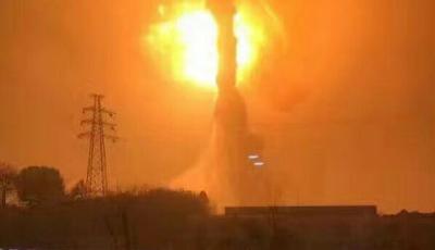 安徽銅陵一化工廠爆炸2人受傷 夜空如白晝(圖)