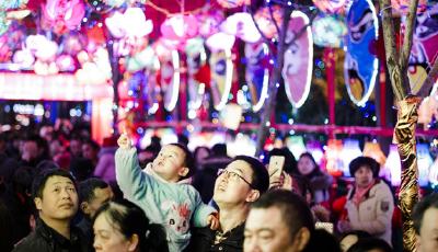 火樹銀花不夜天——各地歡度元宵節連線報道 