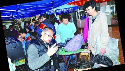 岛城学生志愿服务活动丰富多彩