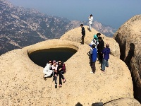 藏碧波于巍峣——嶗頂天心池