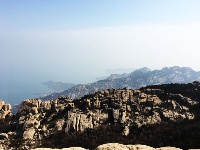 藏碧波于巍峣——嶗頂天心池