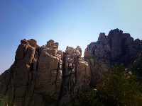 藏碧波于巍峣——嶗頂天心池