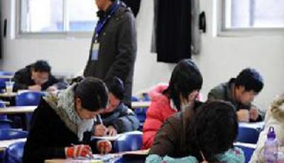 2016年研究生考試泄題案開(kāi)審 試卷在印刷點(diǎn)被偷拍 