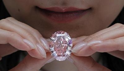 全球最貴鉆石以4.9億元在香港拍賣成功