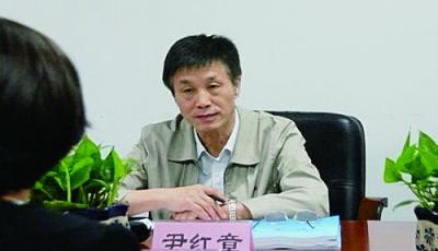 食藥監總局官員全家受賄 “借款”30萬購別墅