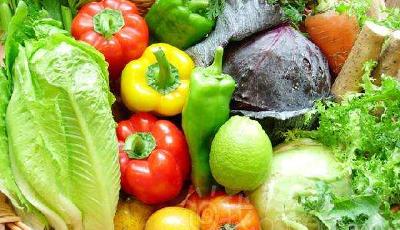 大學(xué)生菜市場(chǎng)直播賣菜 每天賣出3000斤收入超白領(lǐng)