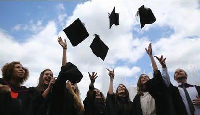 2017年畢業(yè)生簽約平均月薪4014元  同比下降751元