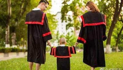 人大本科生帶娃畢業走紅：大三結婚大四生子
