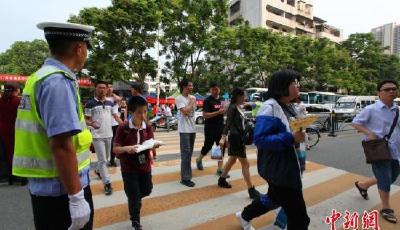 高考填報志愿：APP眼花繚亂可靠嗎？高價咨詢靠譜嗎？