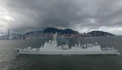 海軍航母編隊(duì)抵達(dá)香港 特區(qū)政府舉行隆重歡迎儀式