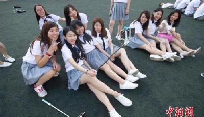 聚焦大學生消費變遷：必備品從飯盒變成手機電腦