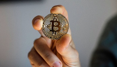 是噱頭還是變革？大企業(yè)為何都競(jìng)相擁抱區(qū)塊鏈