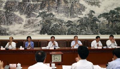 全國人大常委會啟動網絡安全法和加強網絡信息保護決定