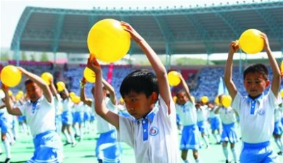 七成中小学生吃上食堂营养餐 八成幼儿进入公办和普惠园