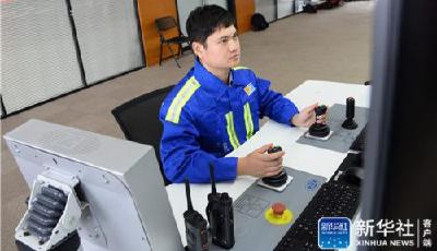 【十九大時(shí)光】歷史性成就彪炳史冊 新時(shí)代藍(lán)圖催人奮進(jìn)——來自基層蹲點(diǎn)現(xiàn)場的報(bào)道