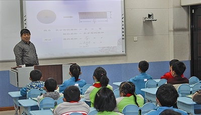 胶州市洋河镇洋河小学教师冷增彬：同步课堂，让农村小学比肩城市 