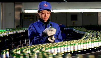 再獲殊榮！青島啤酒榮膺“年度質量標桿企業”