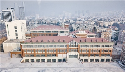 青岛南京路小学达标“国际二代学校”