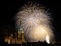 煙花點(diǎn)亮布拉格