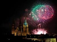 煙花點(diǎn)亮布拉格