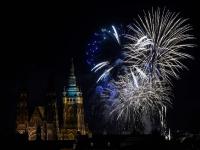 煙花點(diǎn)亮布拉格