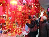 紅紅火火好熱鬧 新春掛飾節前走俏