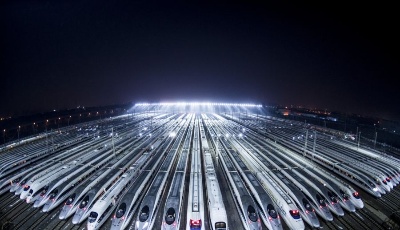 陸地航母  蓄勢待發