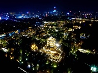 “明湖夜宴” 點(diǎn)靚濟(jì)南