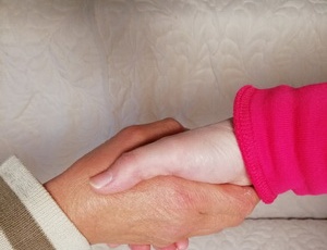 “牽媽媽的手”無論走多遠，您都是我永遠的依戀