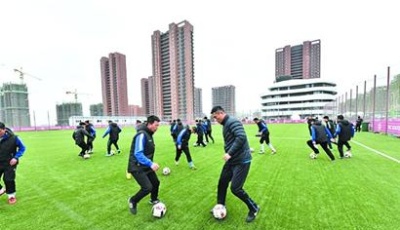 全国中小学体育教师来青“考证”