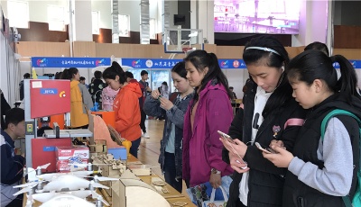 创客名校齐聚崂山二中！公益课堂助力学子成长