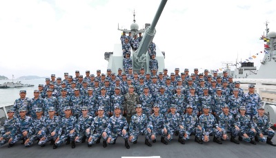 習近平出席南海海域海上閱兵