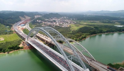 六景郁江特大橋建成通車