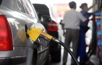 今日油價迎年內最大漲幅 加滿油箱將多花13元