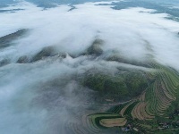 寧夏彭陽：最美旱作梯田 云海宛如仙境