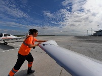 【高溫下的勞動者】酷暑中揮灑青春汗水