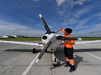 【高溫下的勞動者】酷暑中揮灑青春汗水