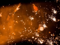 鋼鐵工人高溫下的堅守