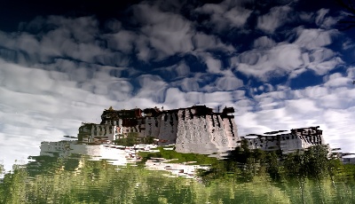 西藏旅游進入高峰